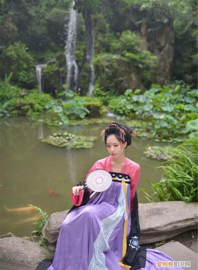 穿汉服头发怎么扎好看简单