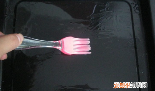 烤香肠的做法,烤肠用烤箱烤多长时间温度多少