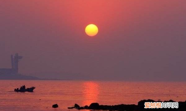 女生发晓看天色暮看云什么意思