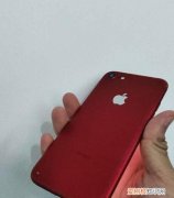 苹果顶部时间是红色怎么回事，煮苹果时间长水成红色了怎么回事