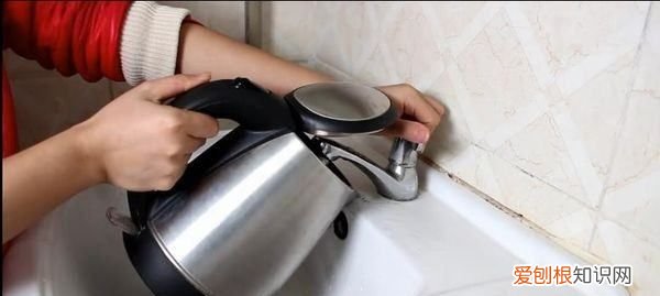 铝壶或铝锅怎么除水垢，铝锅外面的污渍用什么清除最好