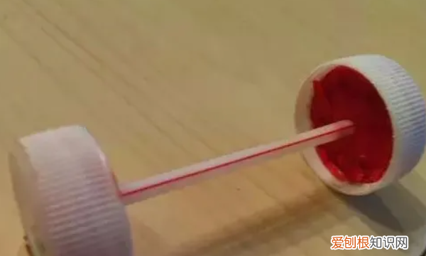 怎么用纸箱做小汽车，纸盒制作小汽车教程视频