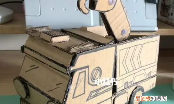 怎么用纸箱做小汽车，纸盒制作小汽车教程视频