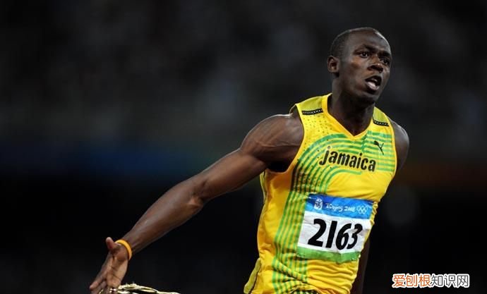 博尔特多高,博尔特正常心跳一分钟多少