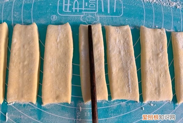 炸油条家庭做法，怎么做炸油条炸出油条又好吃又软和