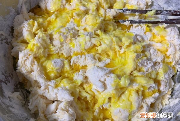 炸油条家庭做法，怎么做炸油条炸出油条又好吃又软和