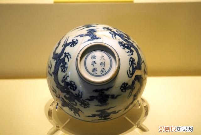 明代青花瓷器特征,明代建文青花釉里红瓷器特征