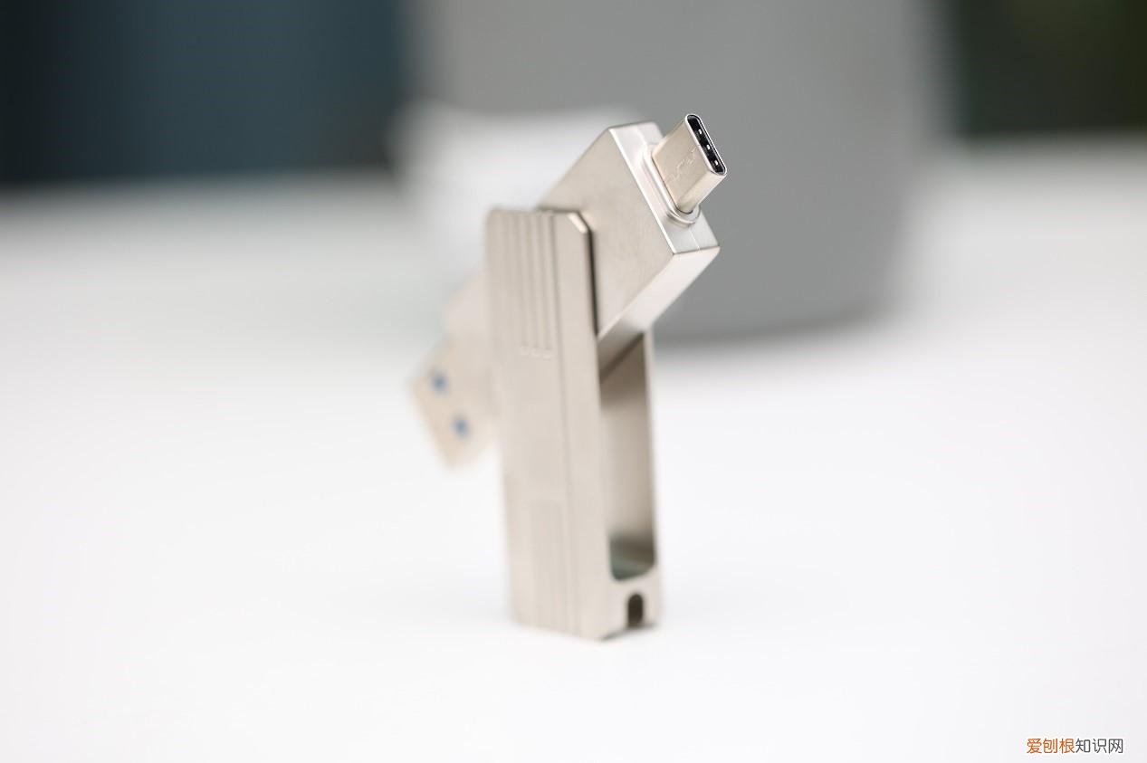 500MB/s高速读写的忆捷极速固态U盘