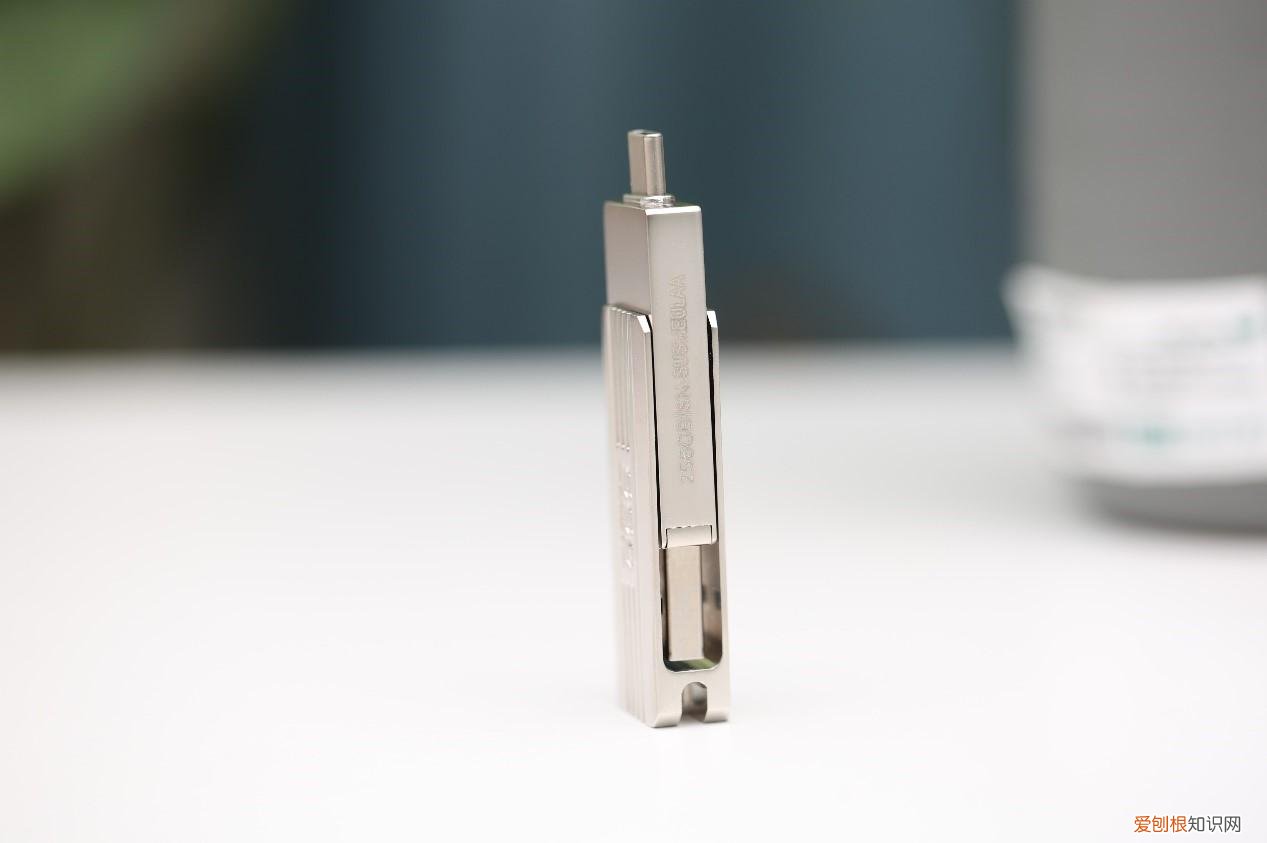 500MB/s高速读写的忆捷极速固态U盘