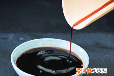 生抽和味极鲜什么区别,生抽和味极鲜的区别和用法