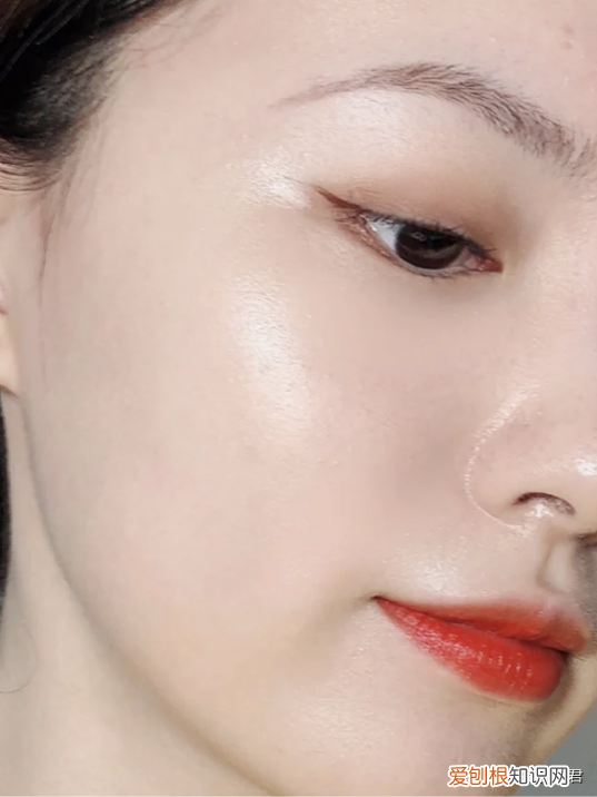 冬季滋润粉底液哪家强?