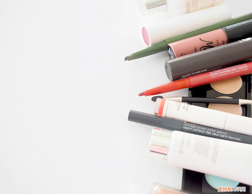 干燥的冬天,曼秀雷敦润唇膏保护你的嘴唇