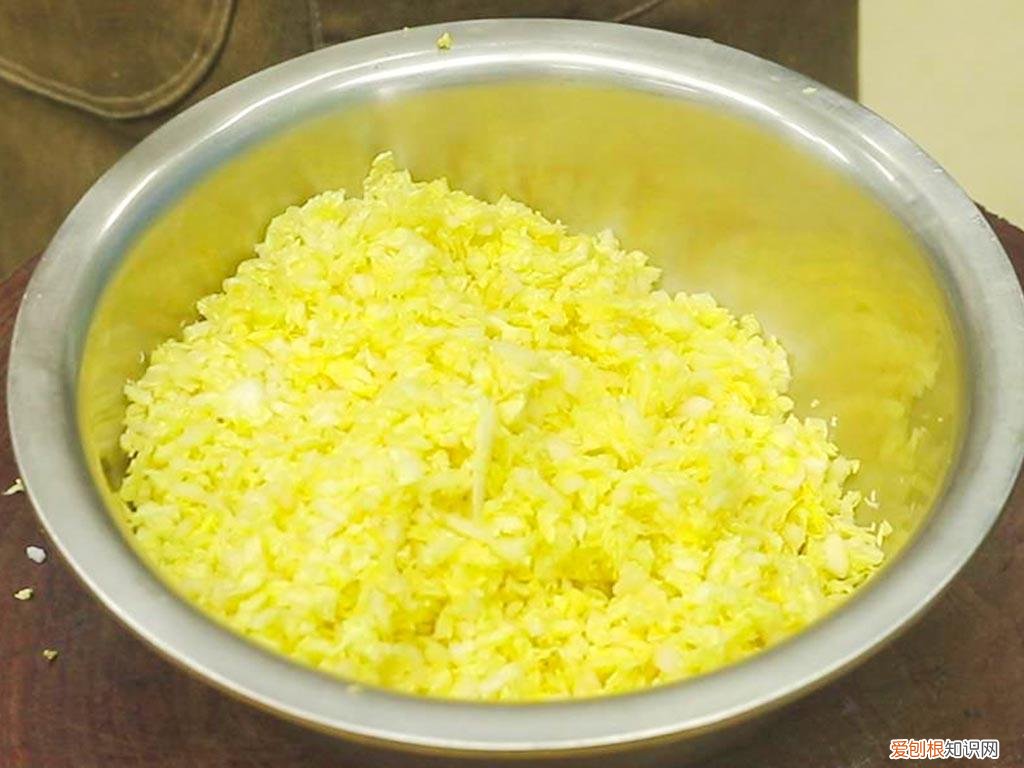 猪肉饺子馅的调制方法