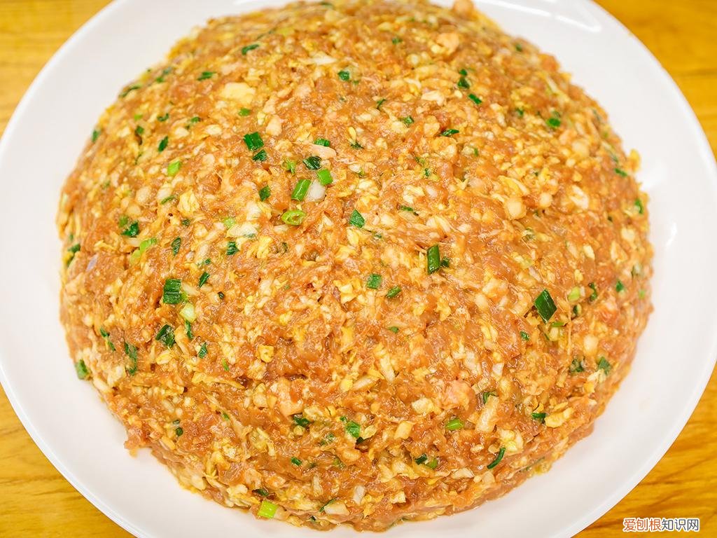 猪肉饺子馅的调制方法