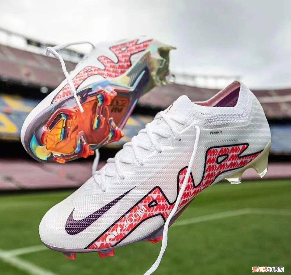 耐克足球鞋四大系列(结合球鞋位置论的NIKE球鞋推荐）