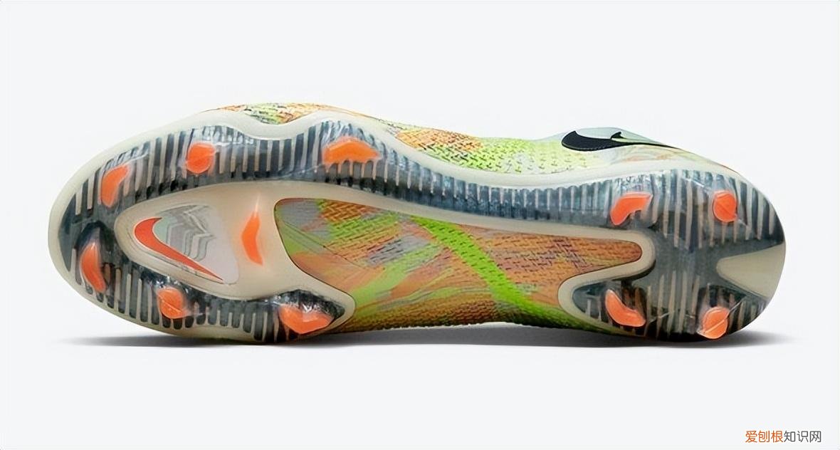 耐克足球鞋四大系列(结合球鞋位置论的NIKE球鞋推荐)