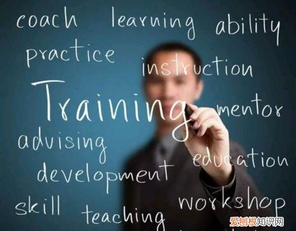 大学生怎么学习英语，大学生怎么学好英语方法技巧