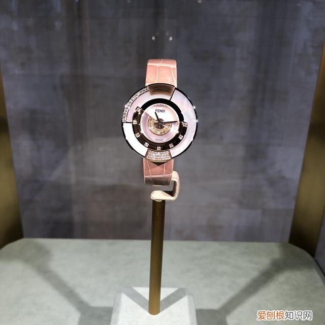 不只有小怪兽的FENDI腕表