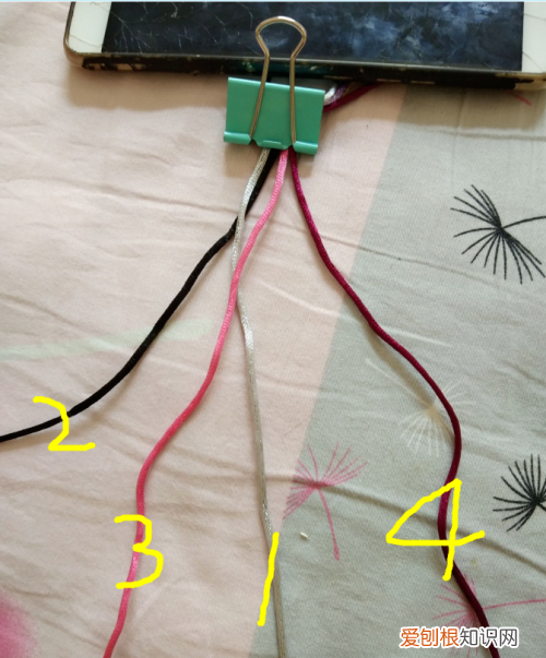 四股头发编辫方法,编四股辫子的方法视频