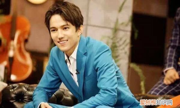 女人一定要戴银手镯,女性长期戴银手镯有什么好处