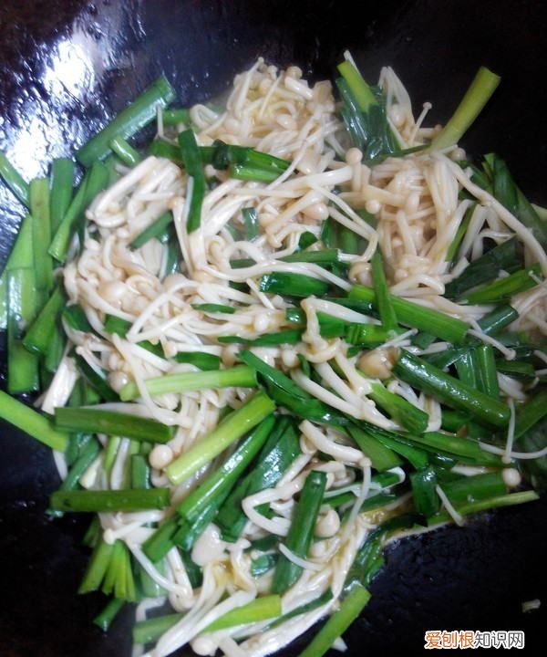 金针菇炒韭菜家常做法,韭菜金针菇怎么炒好吃