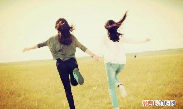 如何正确与女友闺蜜相处,女朋友的闺蜜要不要好好相处