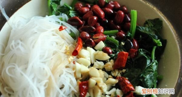 老醋菠菜的做法，陈醋菠菜花生米的正宗做法大全窍门