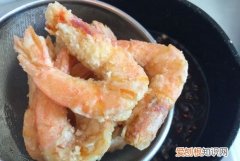 虾肉为什么粘壳，皮皮虾蒸完了肉都沾皮上了怎么回事