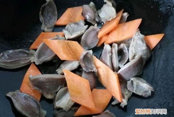 鸭胗怎么炒最好吃，鸭肫怎么炒又好吃又嫩
