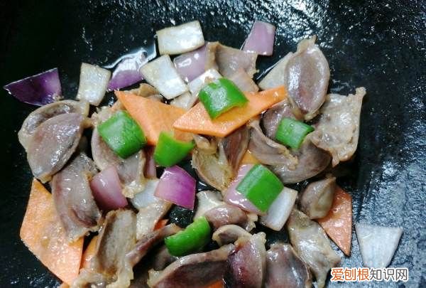 鸭胗怎么炒最好吃，鸭肫怎么炒又好吃又嫩