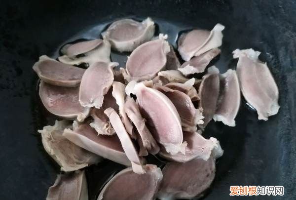 鸭胗怎么炒最好吃，鸭肫怎么炒又好吃又嫩