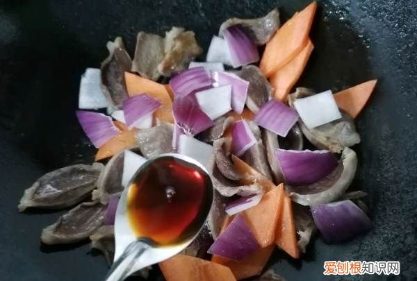 鸭胗怎么炒最好吃，鸭肫怎么炒又好吃又嫩