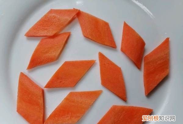 鸭胗怎么炒最好吃，鸭肫怎么炒又好吃又嫩