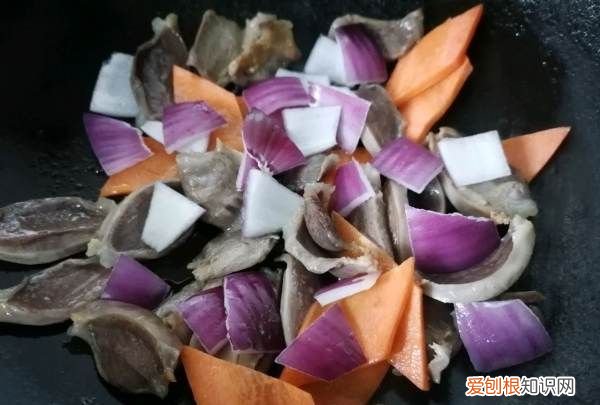 鸭胗怎么炒最好吃，鸭肫怎么炒又好吃又嫩