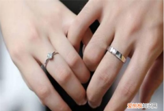 戒指中指什么意思，戒指带在中指是代表什么意思女士