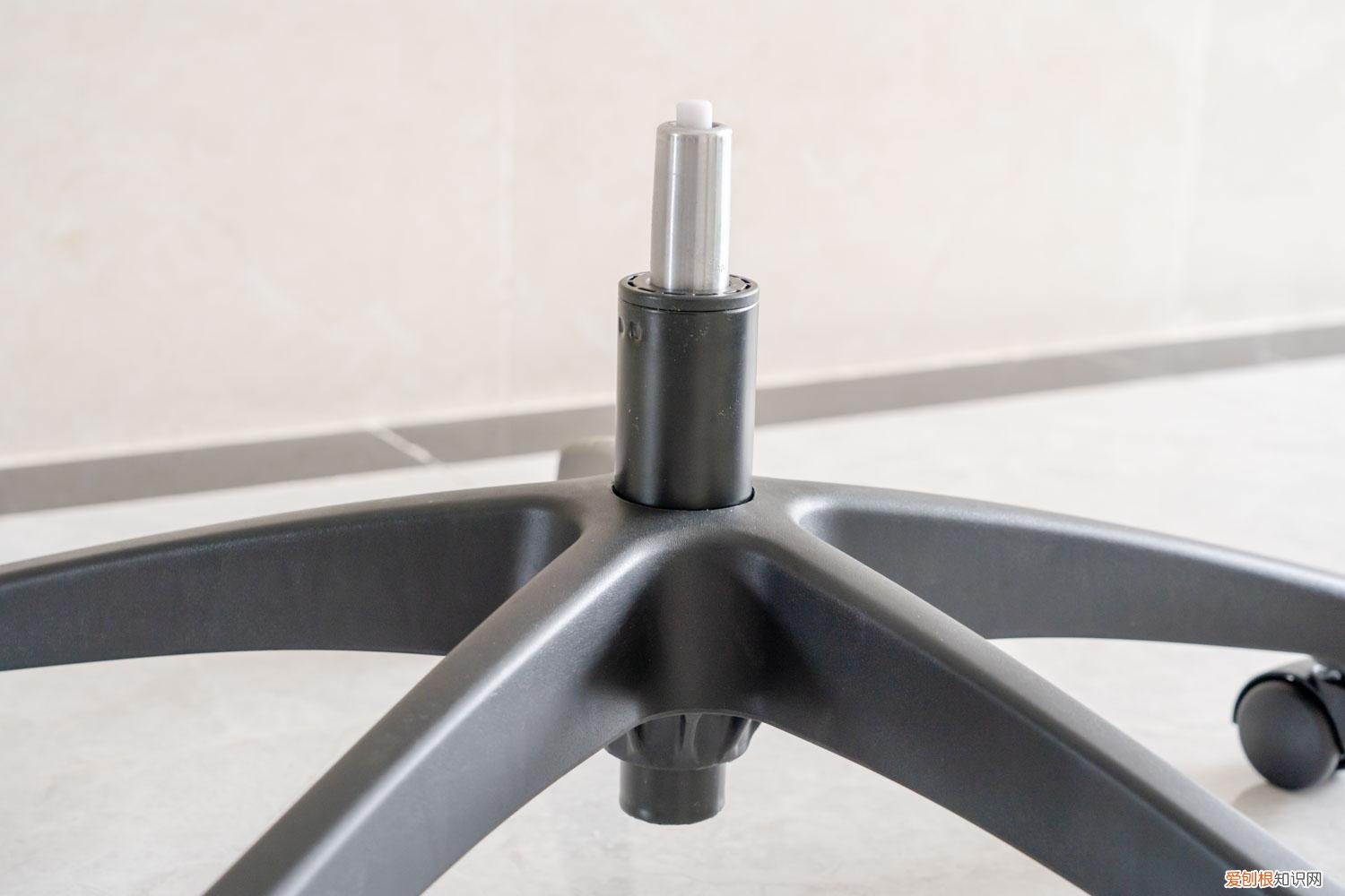 永艺人体工学椅评测：精准贴合，放松肌肉，久坐办公也轻松