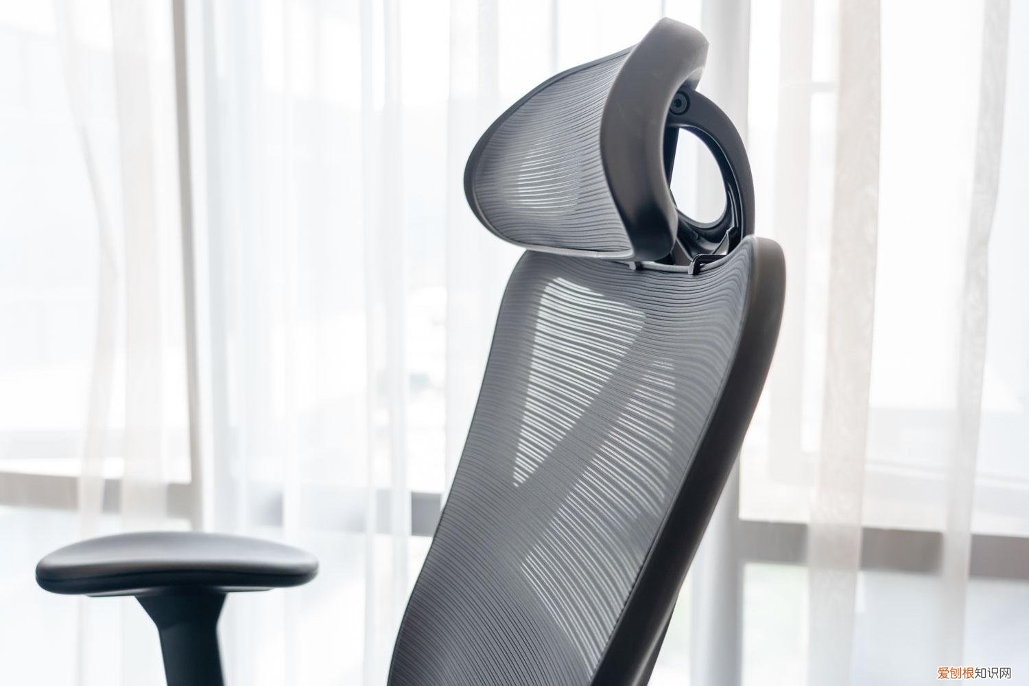 永艺人体工学椅评测：精准贴合，放松肌肉，久坐办公也轻松