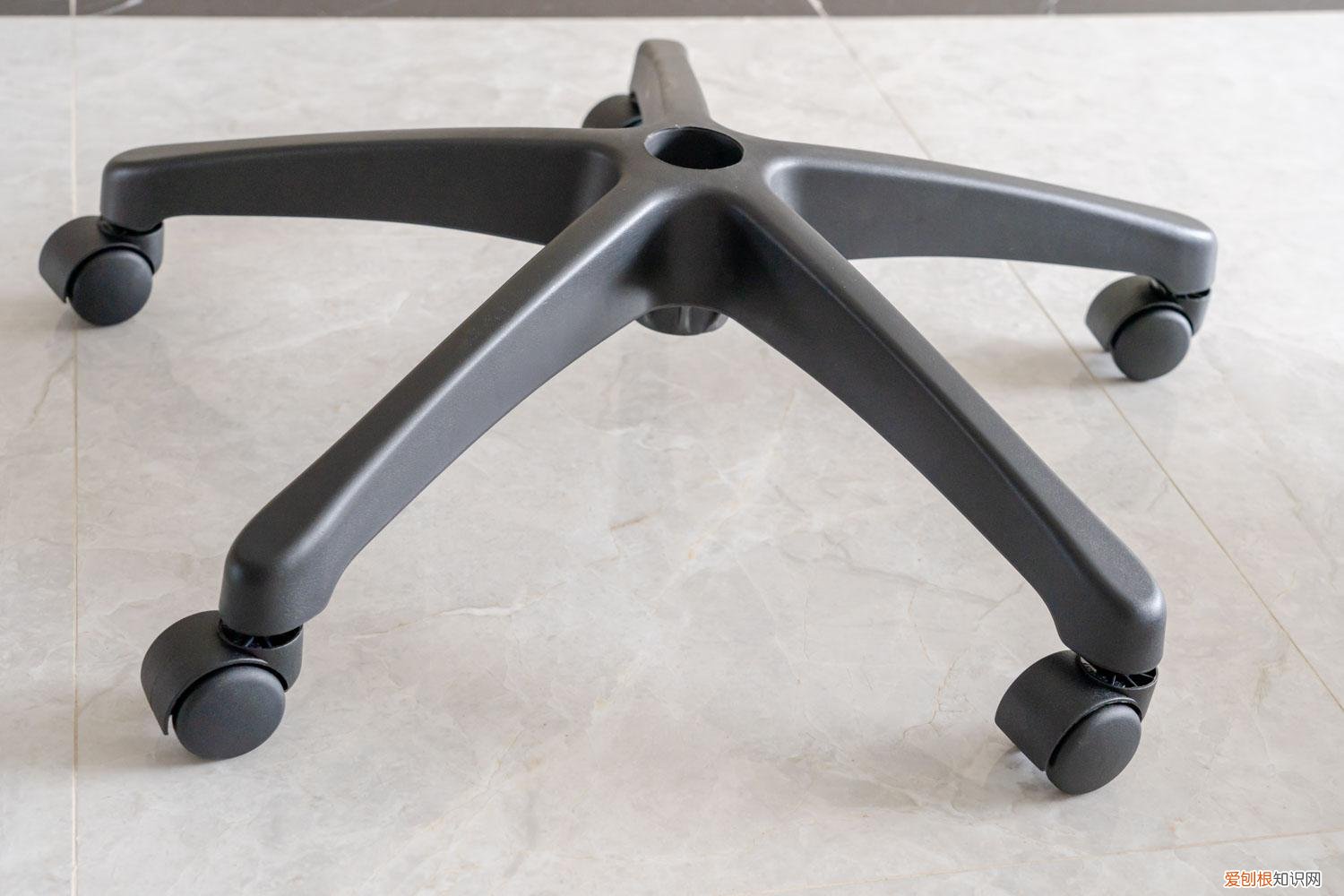 永艺人体工学椅评测：精准贴合，放松肌肉，久坐办公也轻松