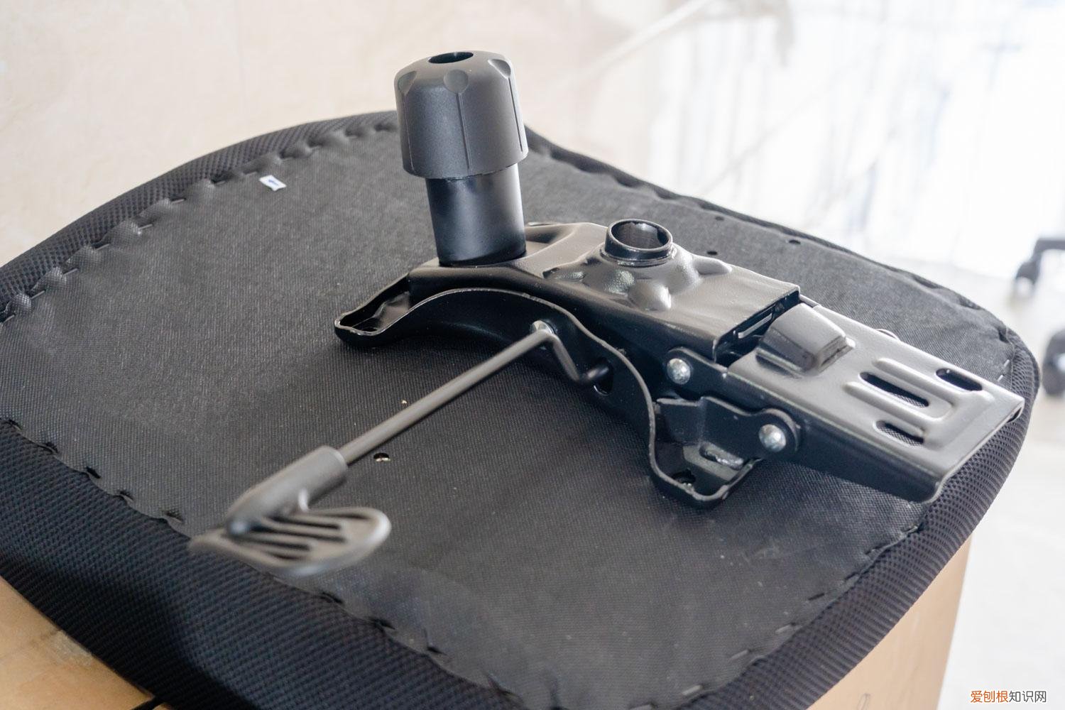 永艺人体工学椅评测：精准贴合，放松肌肉，久坐办公也轻松