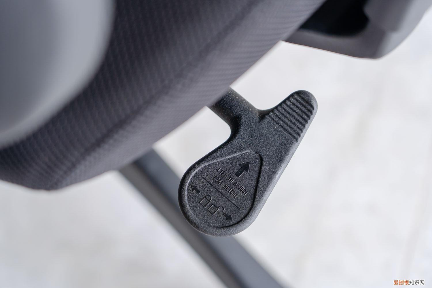 永艺人体工学椅评测：精准贴合，放松肌肉，久坐办公也轻松