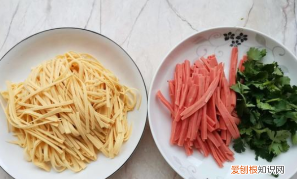 凉拌金针菇的做法，凉拌菜土豆金针菇的做法