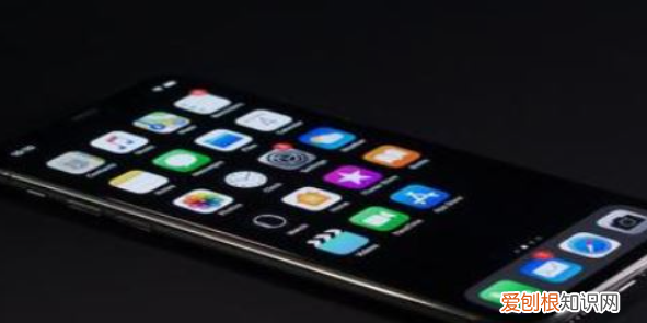 苹果手机屏幕变暗了怎么办，苹果手机屏幕变暗怎么解决突然