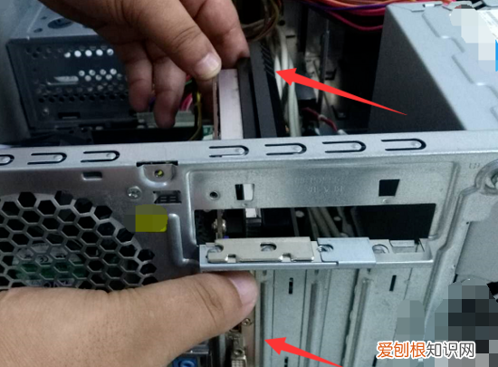 显卡怎么拆下来,显卡怎么拆不下来