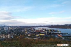 摩尔曼斯克为什么是终年不冻港，摩尔曼斯克为什么叫终年不冻港