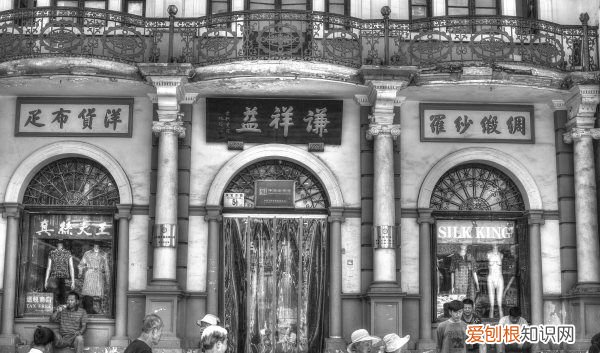 如何安装抽柜，橱柜踢脚板安装步骤及图解 请收好!