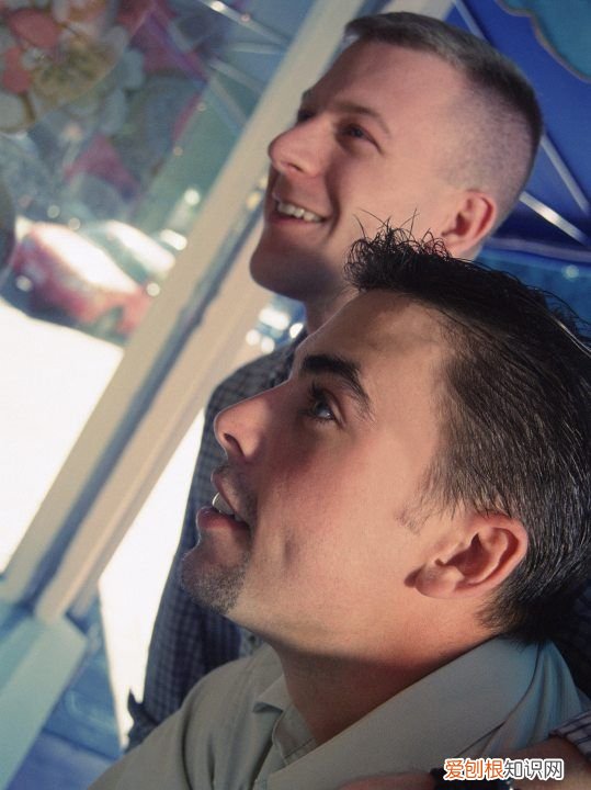 如何安装抽柜，橱柜踢脚板安装步骤及图解 请收好!