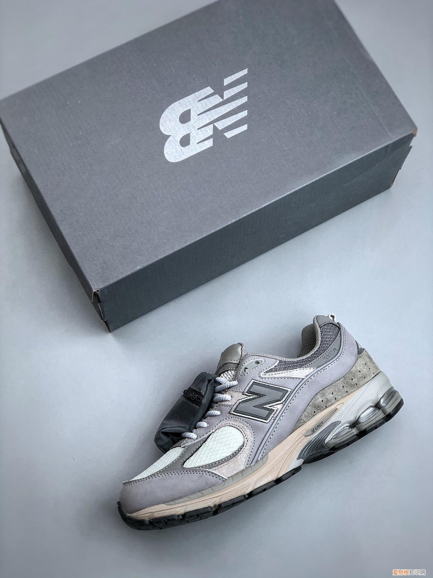 新百伦 NB2002R New Balance 2002R (大爱强推：明星人脚一双，舒服到极致）