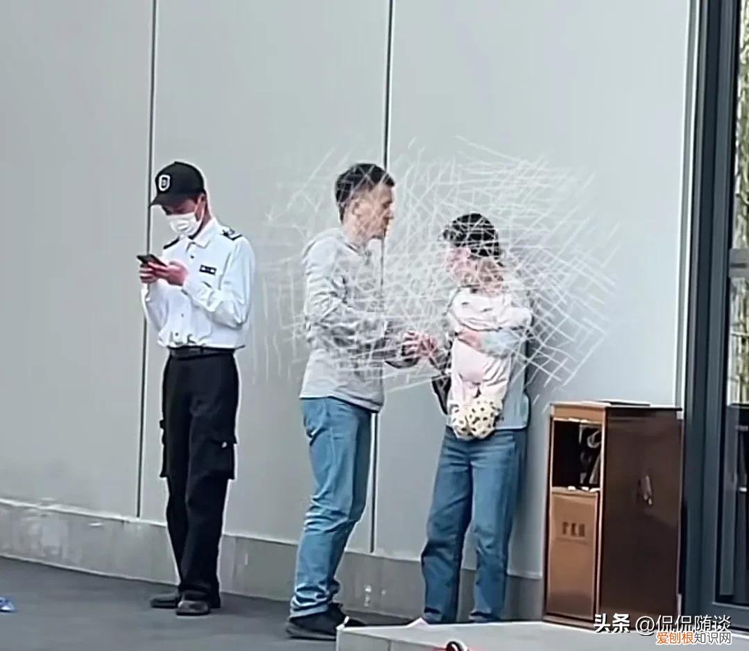 事发广州，一女子抱着娃遭男子挥拳打脸