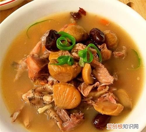 板栗炖鸡可以放红枣吗,板栗和莲藕红枣一起煲汤可以