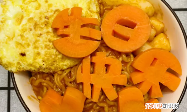 如何用胡萝卜刻生日快乐，生日快乐怎么刻出来用土豆